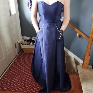 🦋🎁Navy prom dress HAS POCKETS